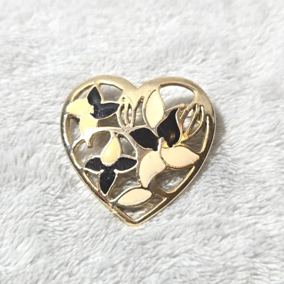 Jewelry - #437 VINTAGE Heart gold tone brooch